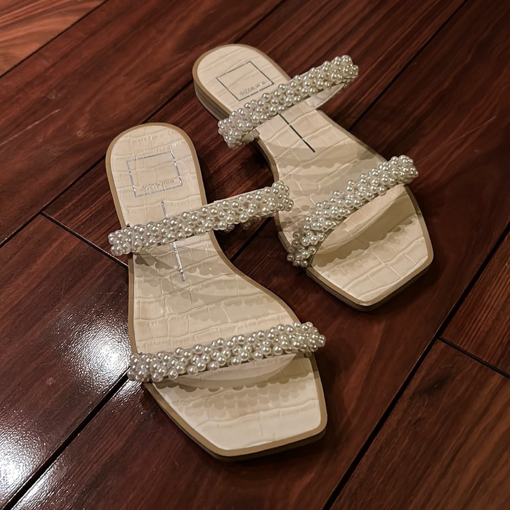 Dolce Vita Ivee Sandals- Size 6.5- very good Condition
